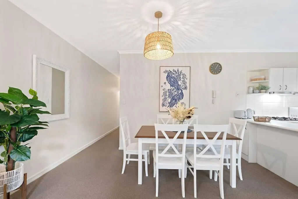 דירות בריסביין Contemporary Comfy ~ 2Bed/2Bath/1Car ~ Hawthorne 0*,  אוסטרליה