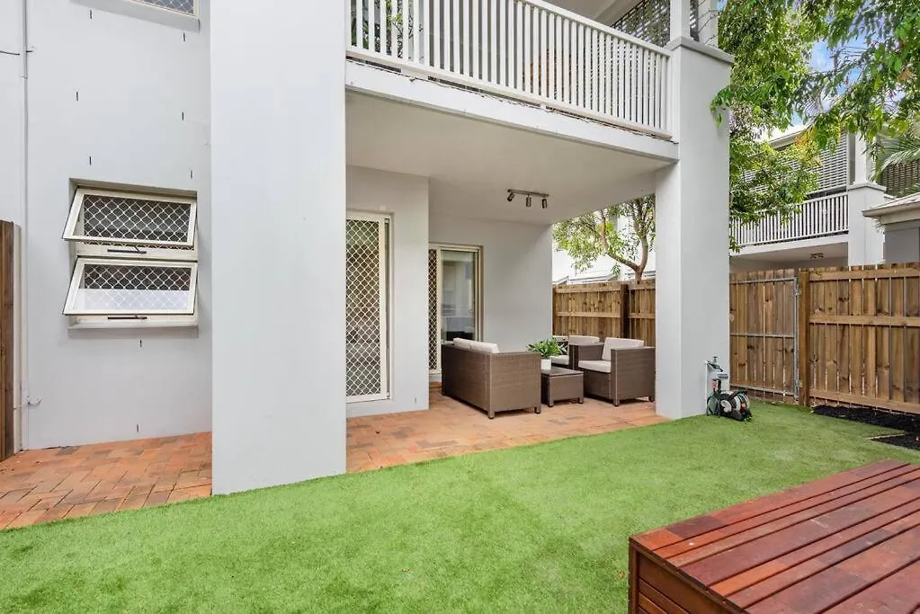 דירות בריסביין Contemporary Comfy ~ 2Bed/2Bath/1Car ~ Hawthorne