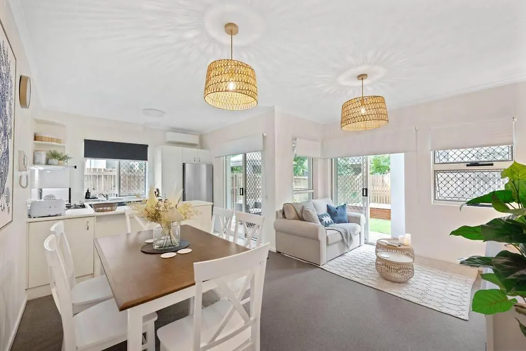 דירות בריסביין Contemporary Comfy ~ 2Bed/2Bath/1Car ~ Hawthorne 0*,  אוסטרליה